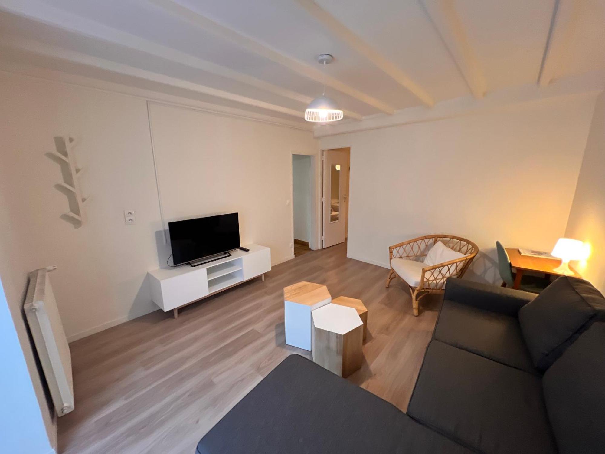 Appartement Rdc 9 Personnes, 2 Chambres, Wifi, Proche Du Centre La Bourboule Buitenkant foto
